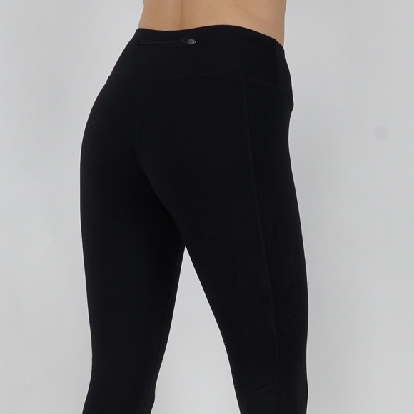 Black capri leggings with side cutouts - Picture 2 of 6
